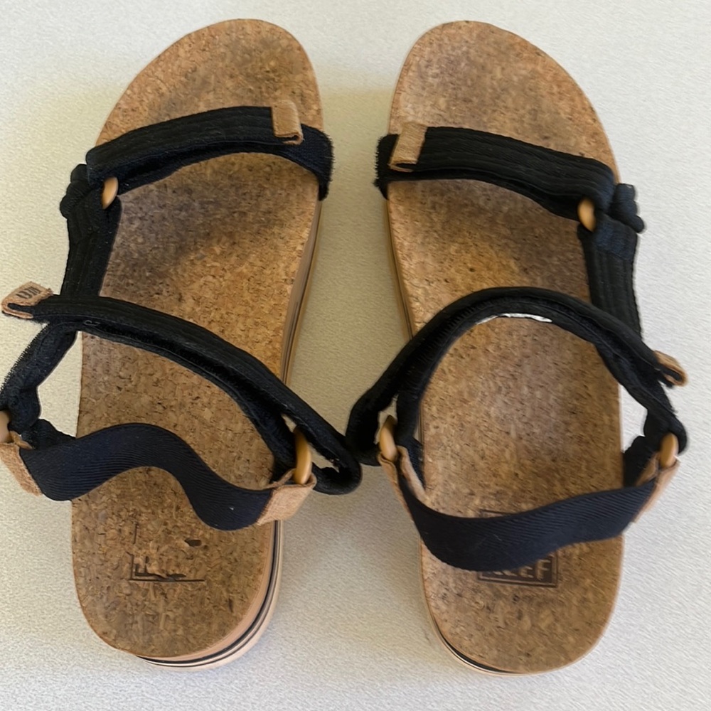 Reef Cushion REM Hi. Color Black/Tan. Size 9